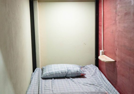 Single Bed in Mixed Dormitory Room