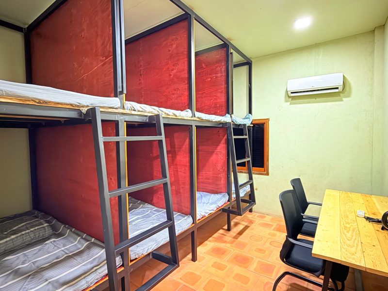 Single Bed in Mixed Dormitory Room